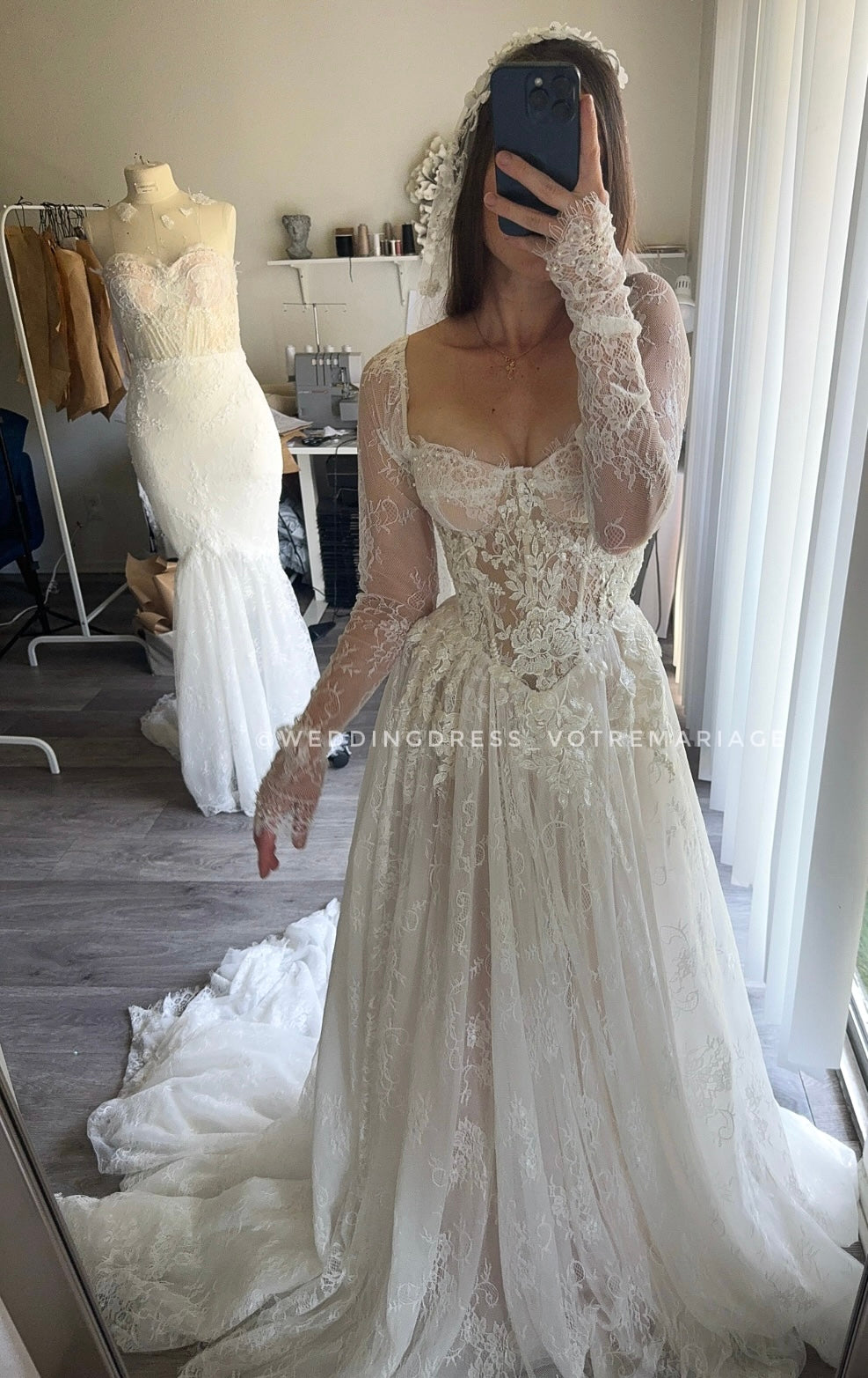 Blanca Limited Edition/ A-line lace wedding dress with sleeves and long train