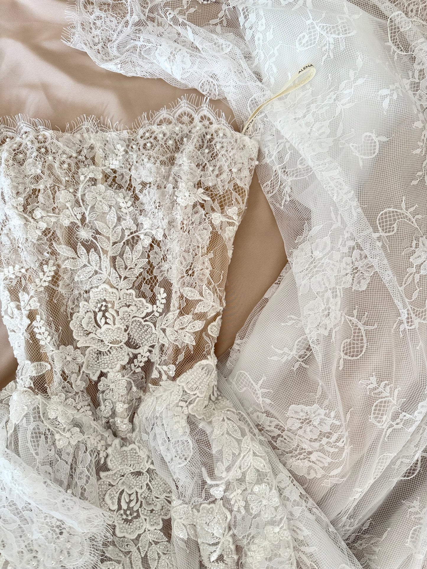 Barbara / Lace Wedding Dress With Straight Shape Corset And Detachable Sleeves