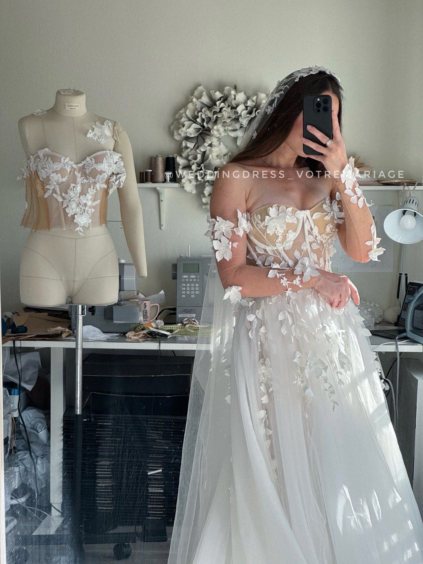 Angelina/ off-white wedding dress with a deep slit and train