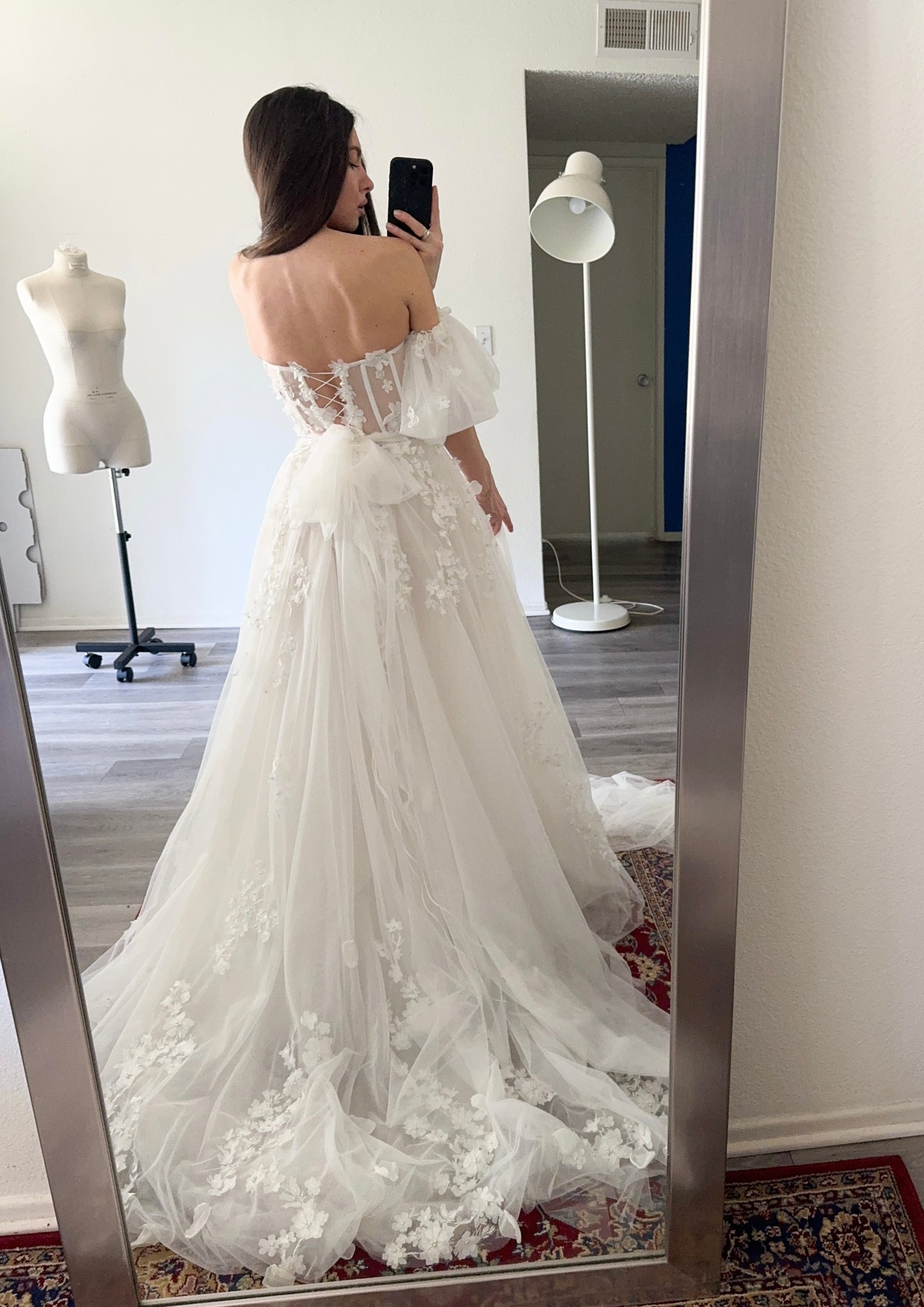 Alice / off white wedding dress with puffy sleeves