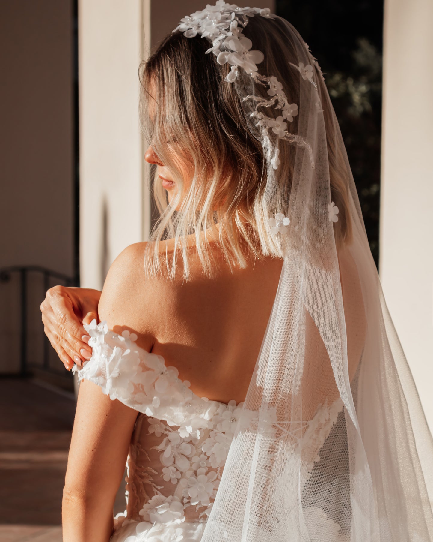 R / Chapel Veil