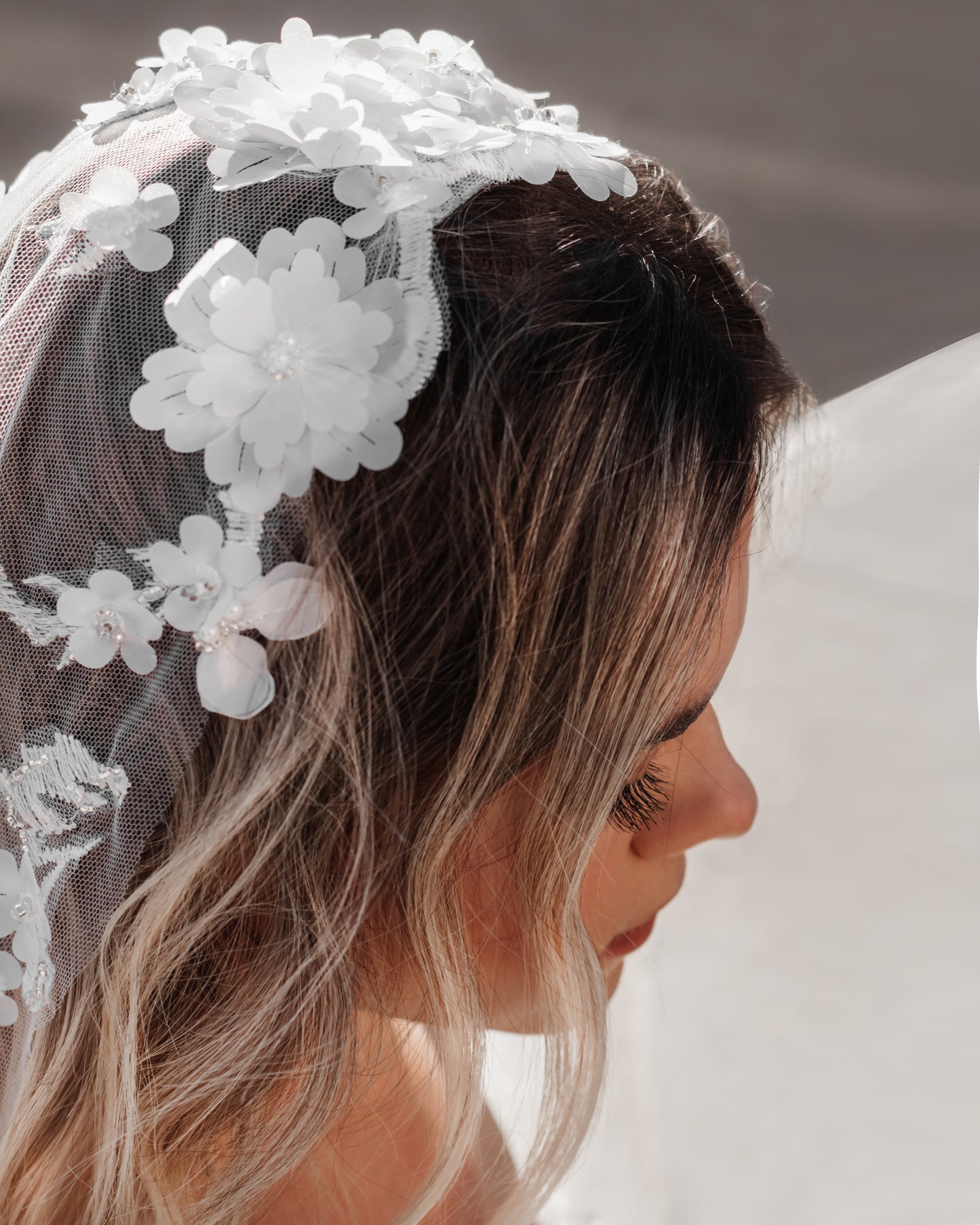 R / Chapel Veil