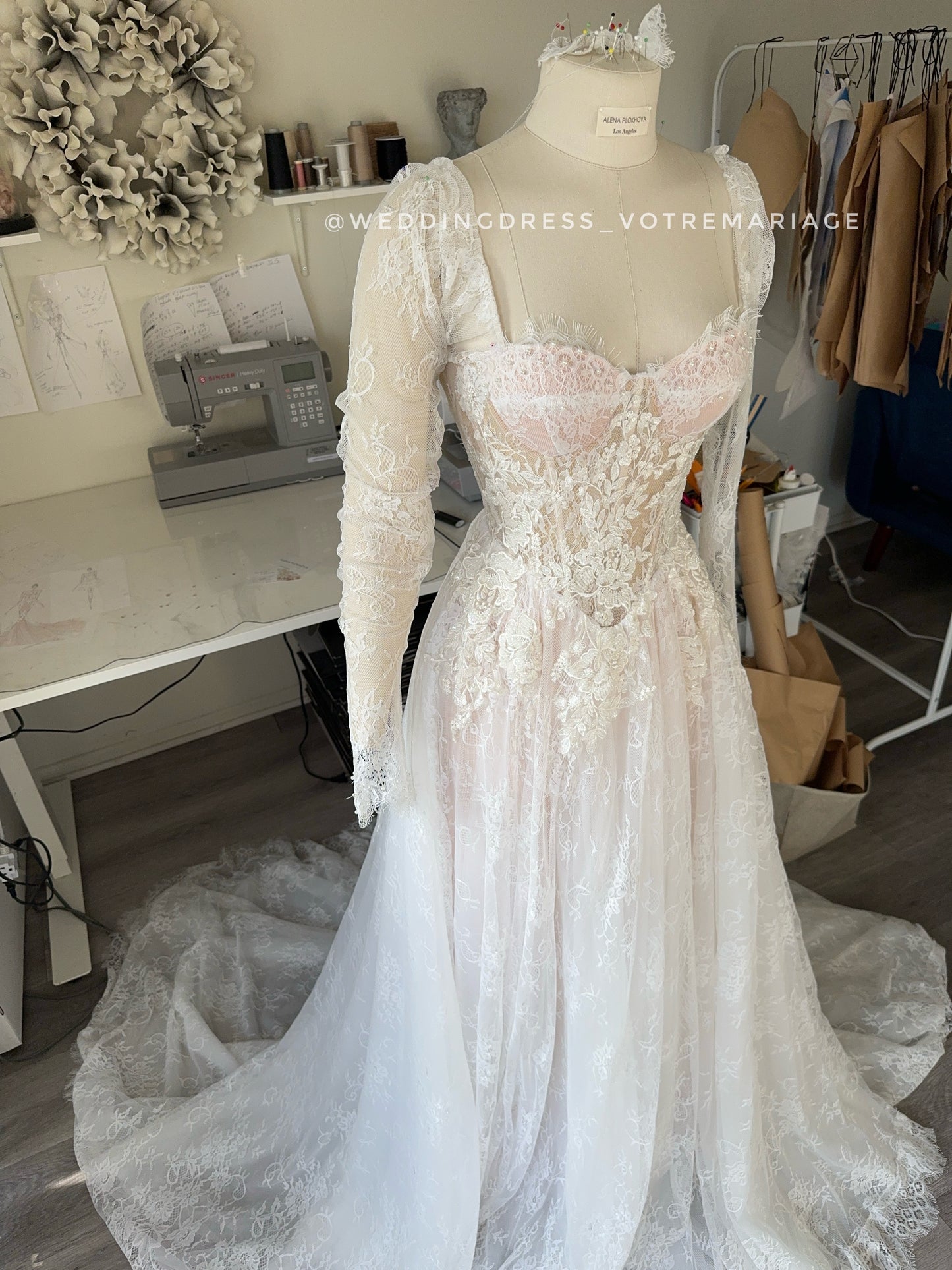 Blanca Limited Edition/ A-line lace wedding dress with sleeves and long train