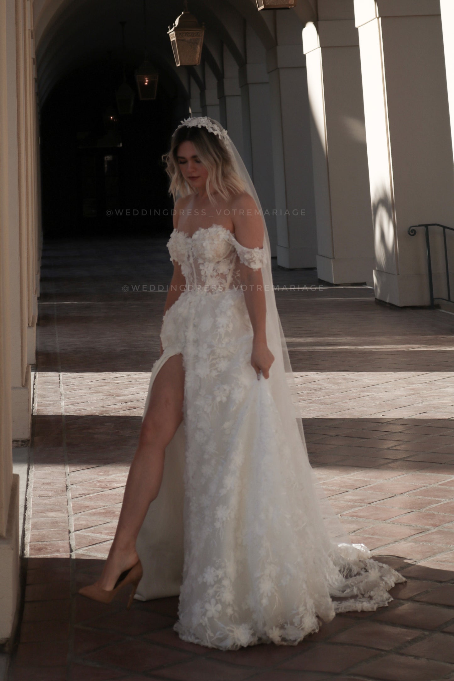 R / Chapel Veil