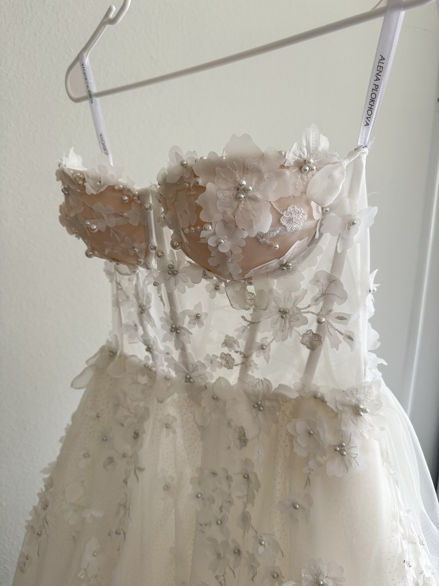 Alice / off white wedding dress with puffy sleeves