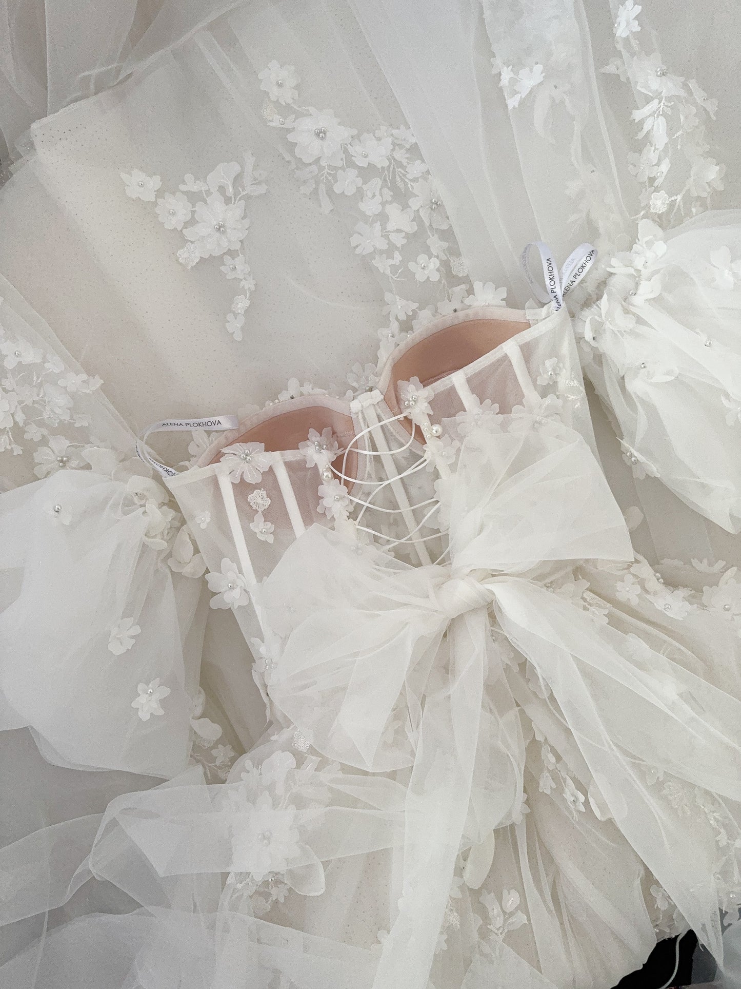 Alice / off white wedding dress with puffy sleeves