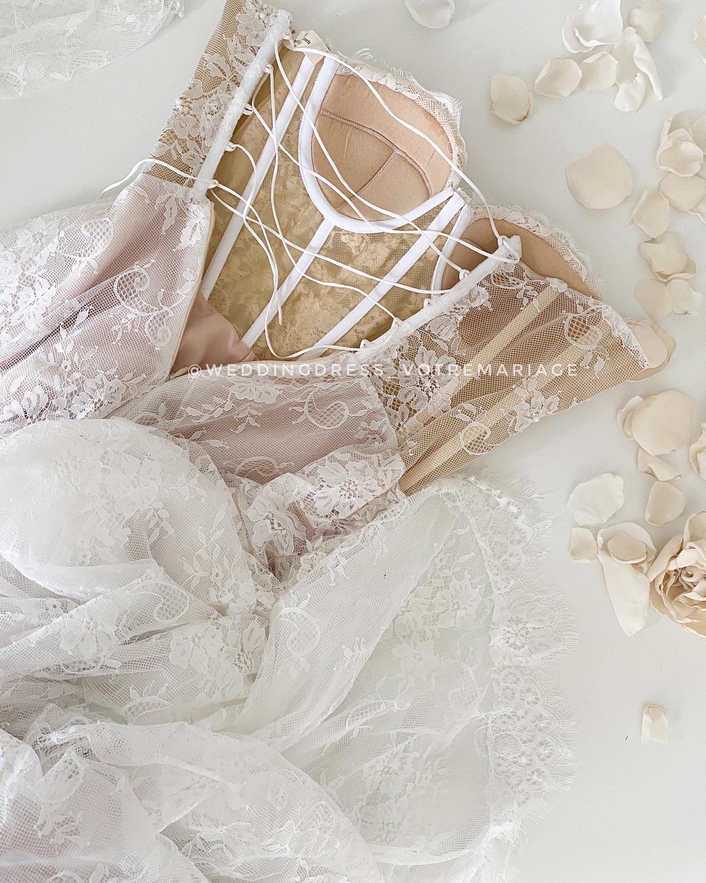 Blanca / Lace A-Line Wedding Dress With Detachable Sleeves.