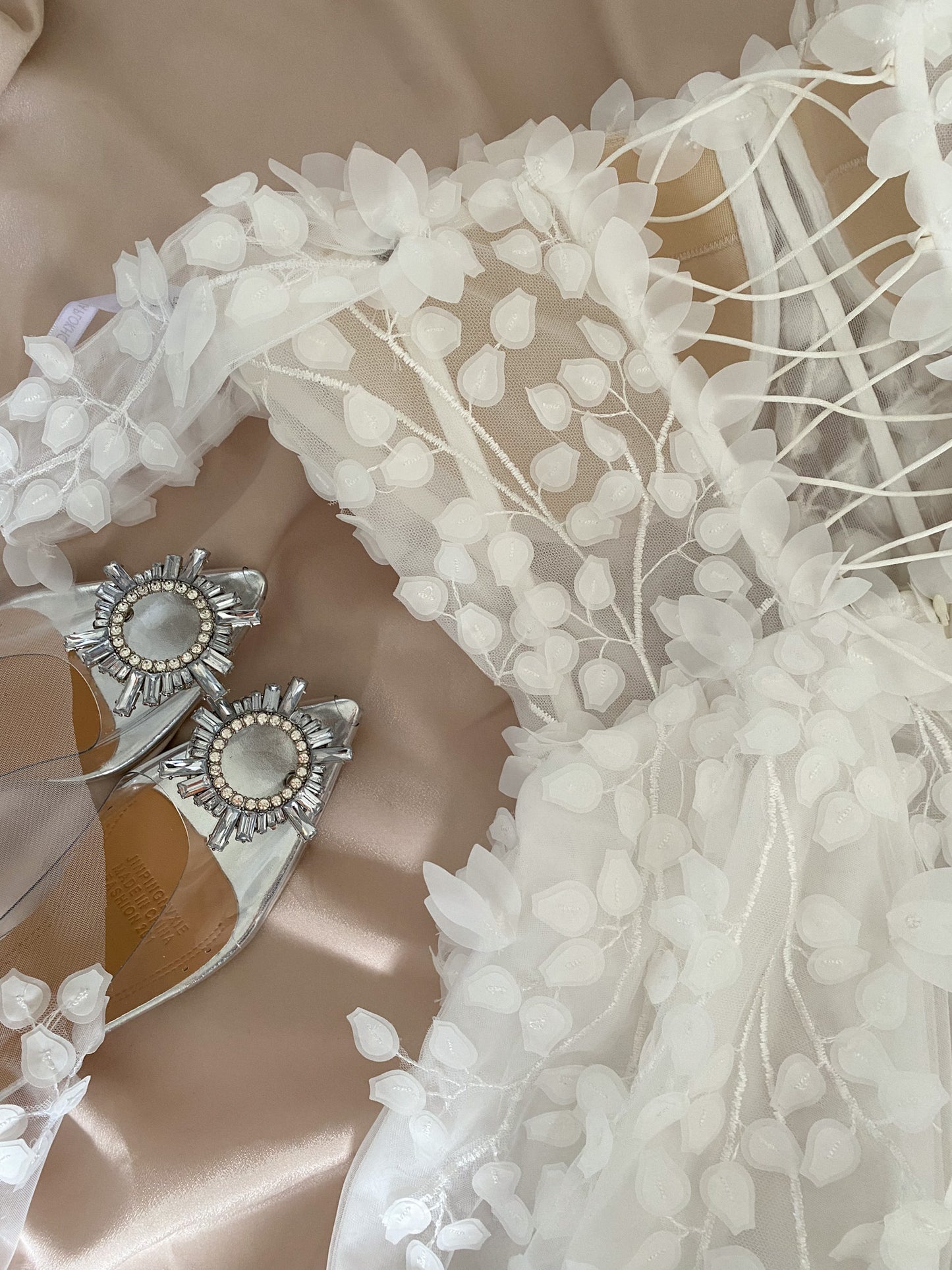 Berta new version / Off White Wedding Wress With Off Shoulder Sleeves