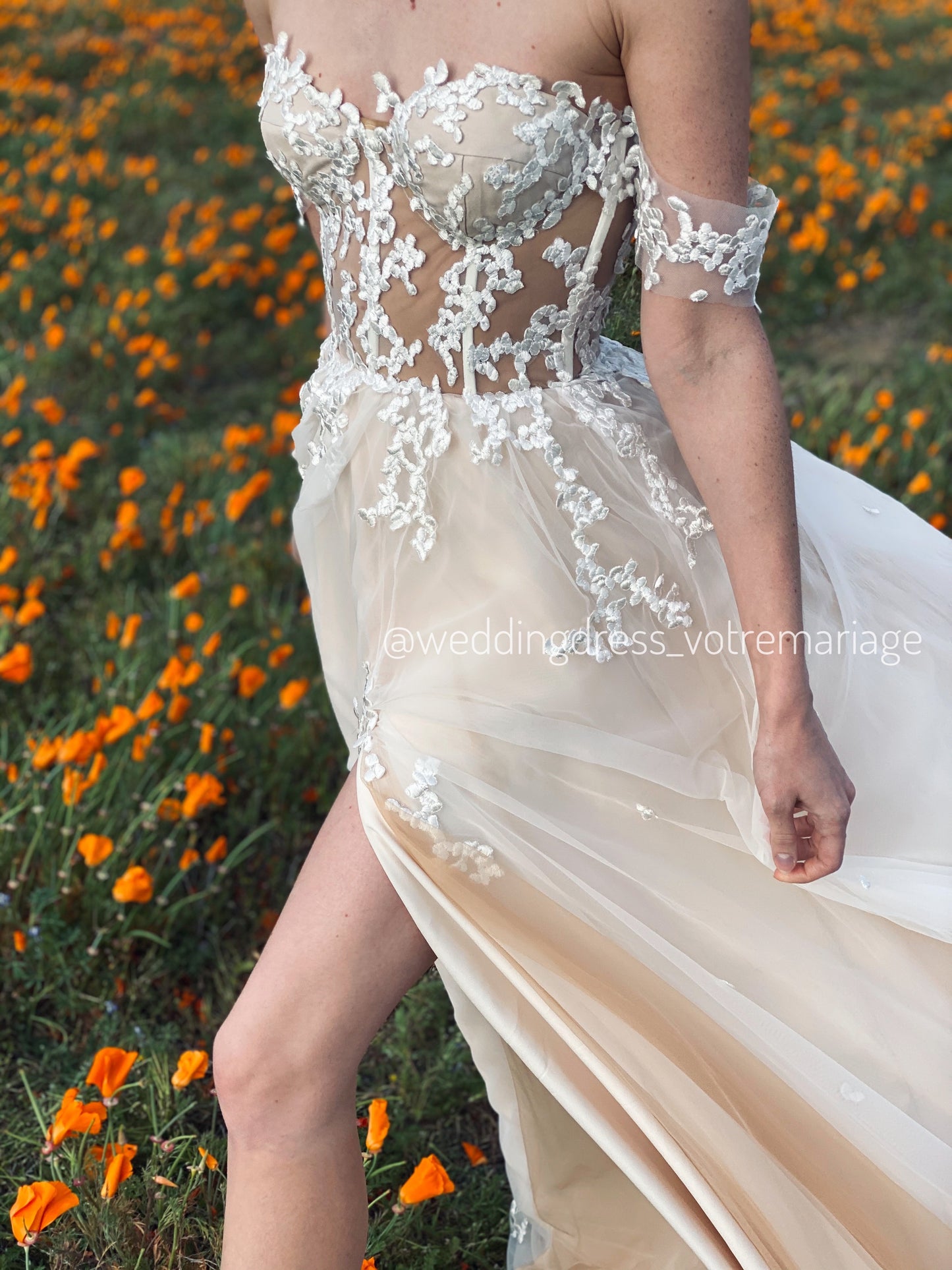 Chloé / Nude wedding dress with a slit