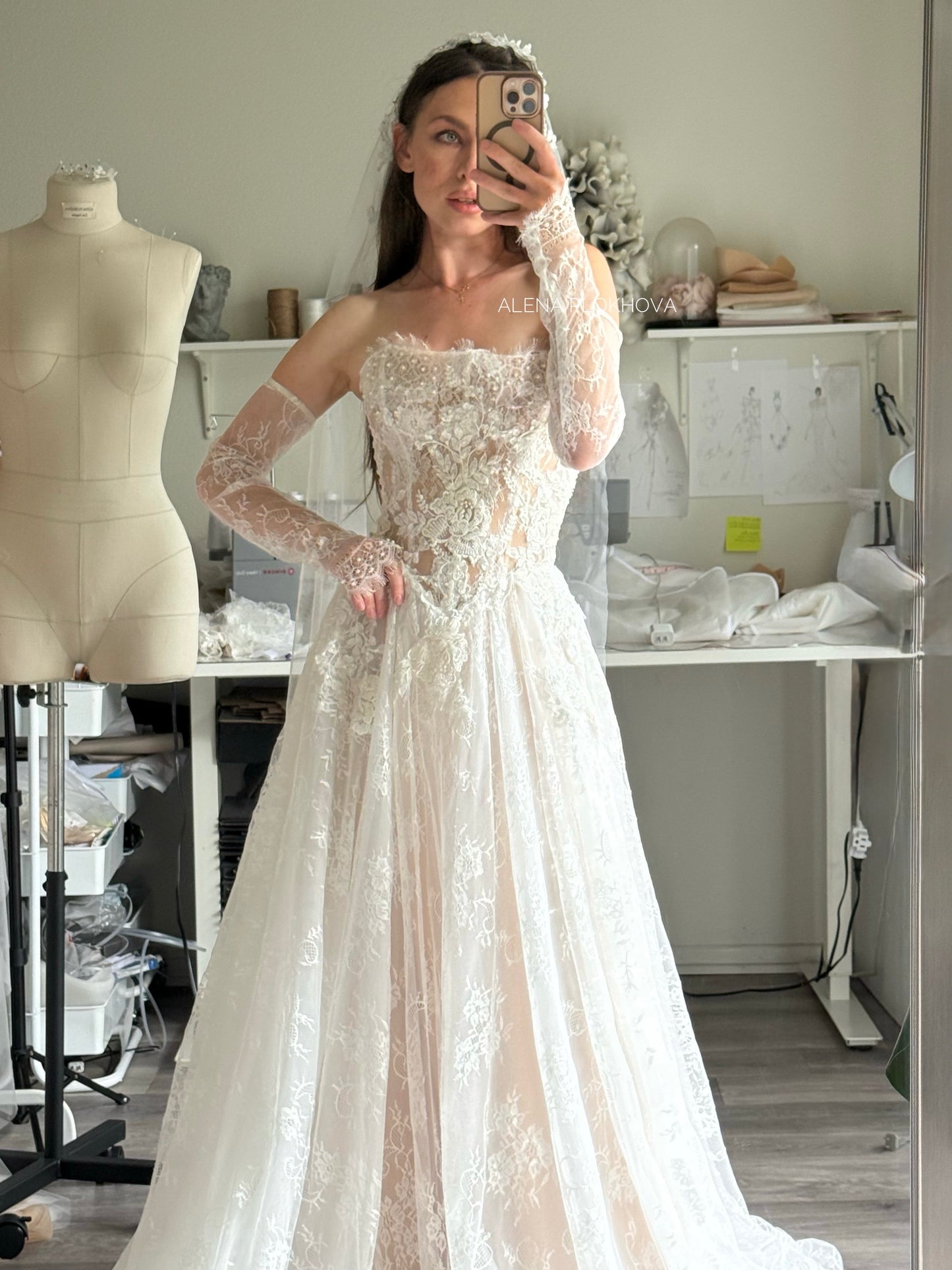 Barbara / Lace Wedding Dress With Straight Shape Corset And Detachable Sleeves
