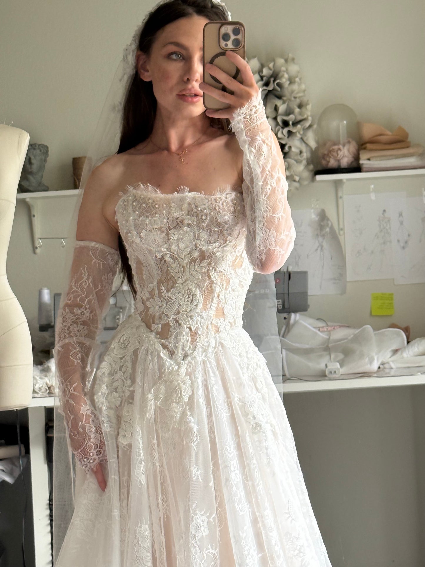 Barbara / Lace Wedding Dress With Straight Shape Corset And Detachable Sleeves