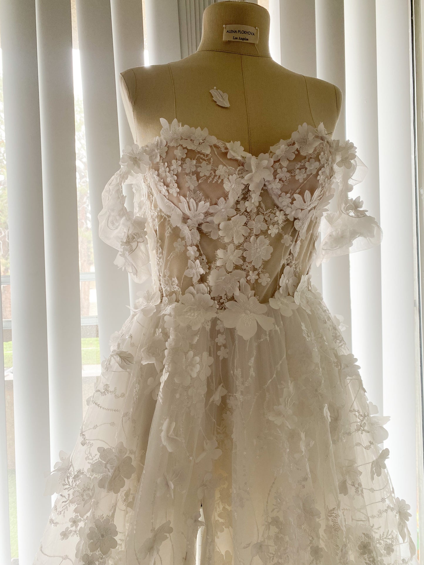 Aria/ off-white lace wedding dress with a high slit