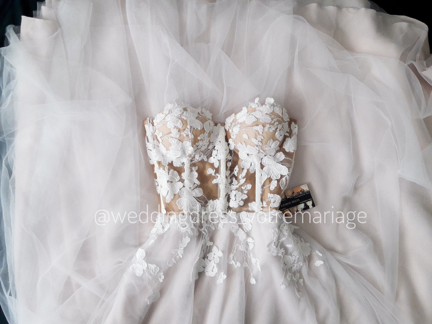 Lace wedding dress