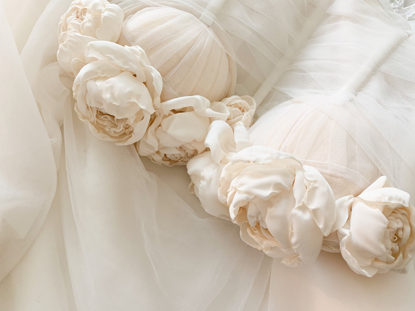 J'adore  / Ivory A-Line Floral Wedding Dress