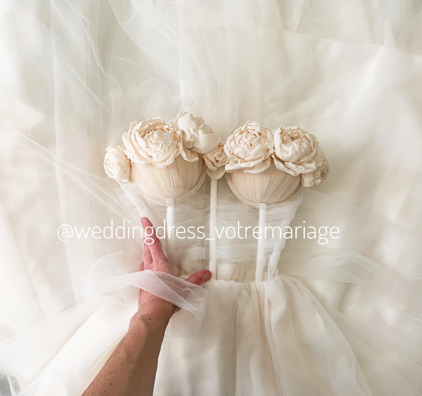 Ivory weddings dress
