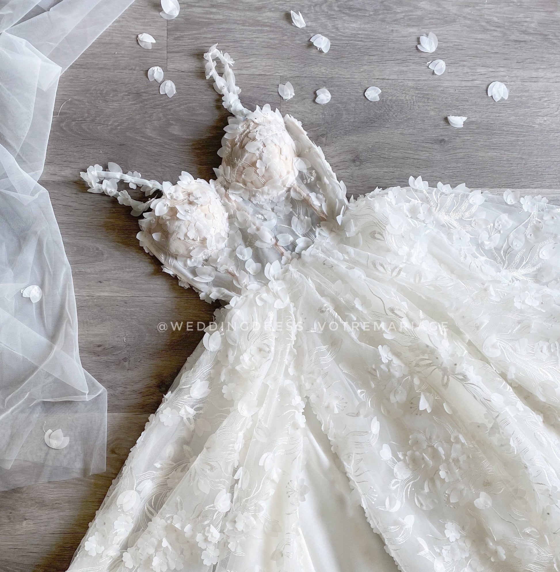 Leg Slit Wedding Dress Wedding dresses by Alena Plokhova Leg Slit Wedding Dress Wedding dresses by Alena Plokhova