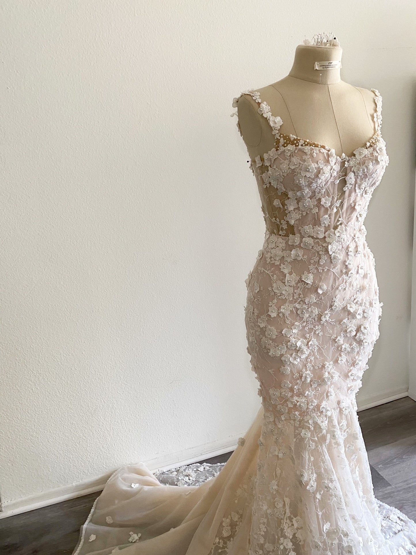 Blush Wedding Ball Gowns Mermaid Lace Floral Bridal Dress Lb1817